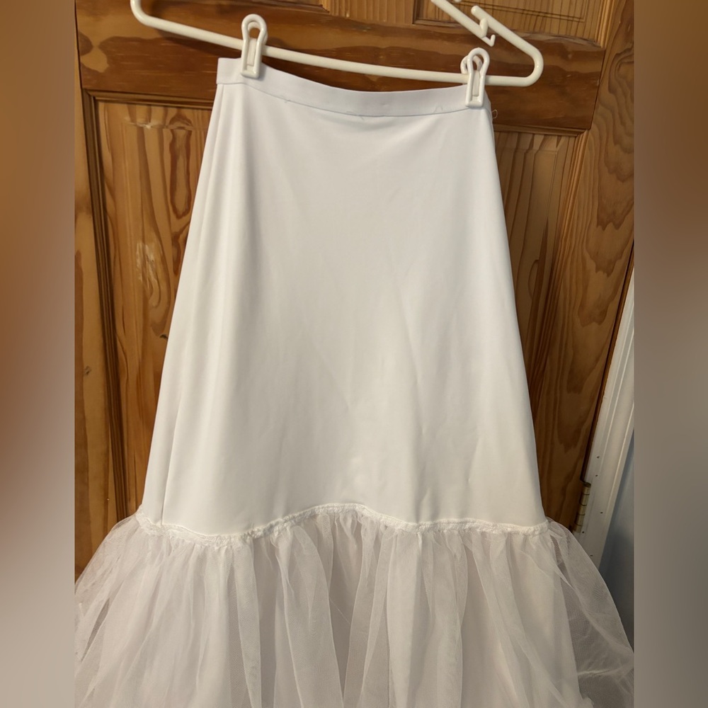 David’s Bridal - Elegant White Tulle Skirt - Size S - Picture 10 of 10